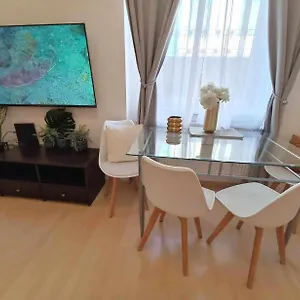 Trendy 2 Flat, Next To Corvin Mall Free Huge Garage! Ac,dishwasher,washmachine, Smart Tv Apartment Budapest